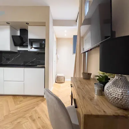 Nordio 3 Tirabora Short Rent *
